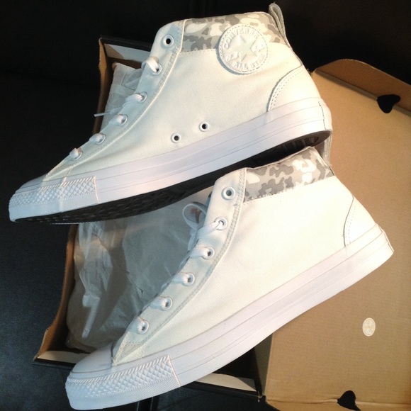 Converse Chuck Taylor All Star Mid Sneaker - Picture 3 of 8